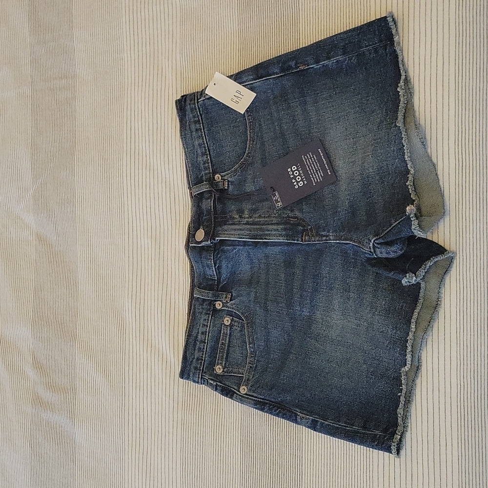 BNWT Gap denim shorts
